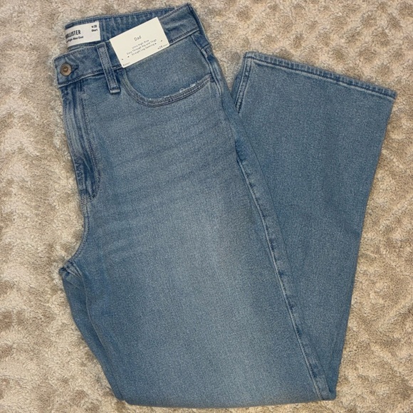 NWT Hollister Dad Jeans Lightwash - Picture 3 of 4